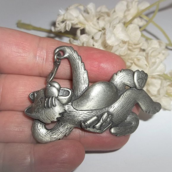 Jonette Jewelry - VINTAGE Brooch, Cat Brooch, Cat Jewelry, Cat Pin, Vintage Cat Brooch, JJ 8284